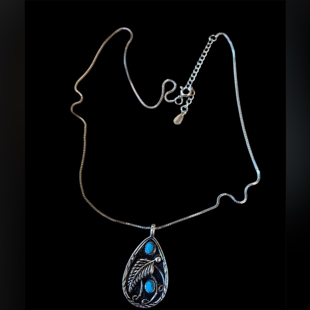 NWOT Silver and Blue Pendant Necklace